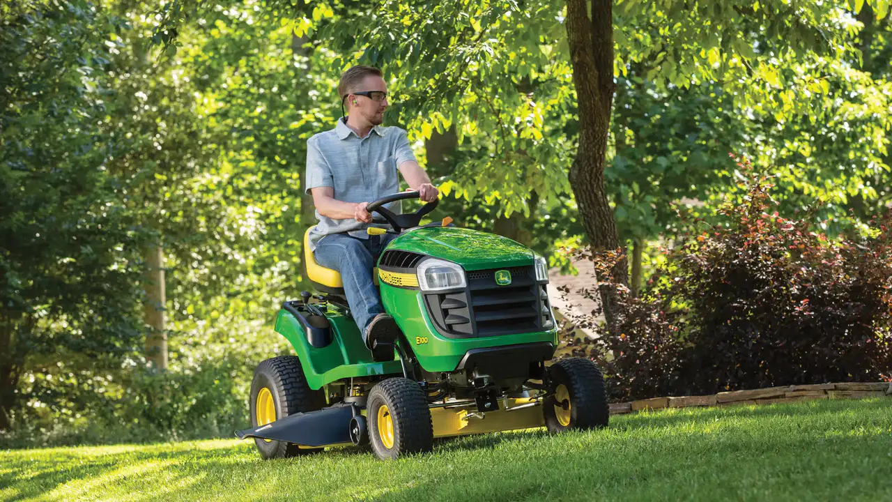 John Deere S100 42 in. 17.5 HP Gas Hydrostatic Riding Lawn Mower
