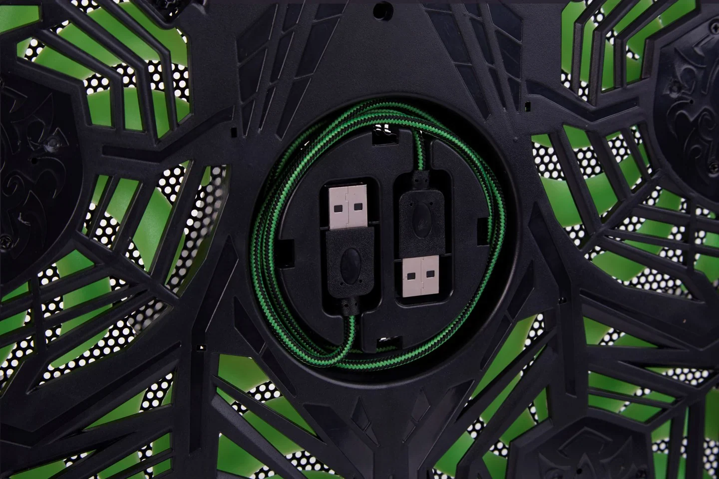 SUREFIRE– Tragbarer Bora Gaming-Kühler– Grün