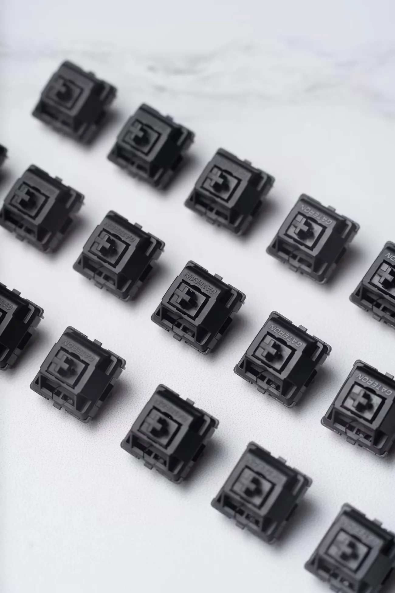 Ducky Switch Kit Gateron Oil King (110stk) - Linear | 4.0mm Travel | 55g Actuation