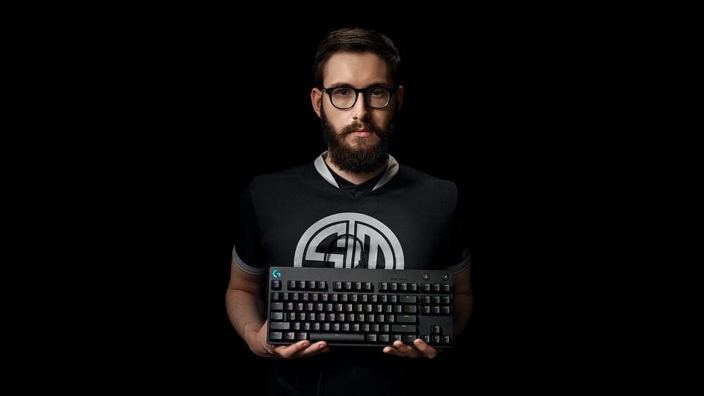 Mechanische Gaming-Tastatur Logitech G PRO– SCHWARZ– USB– NORDIC