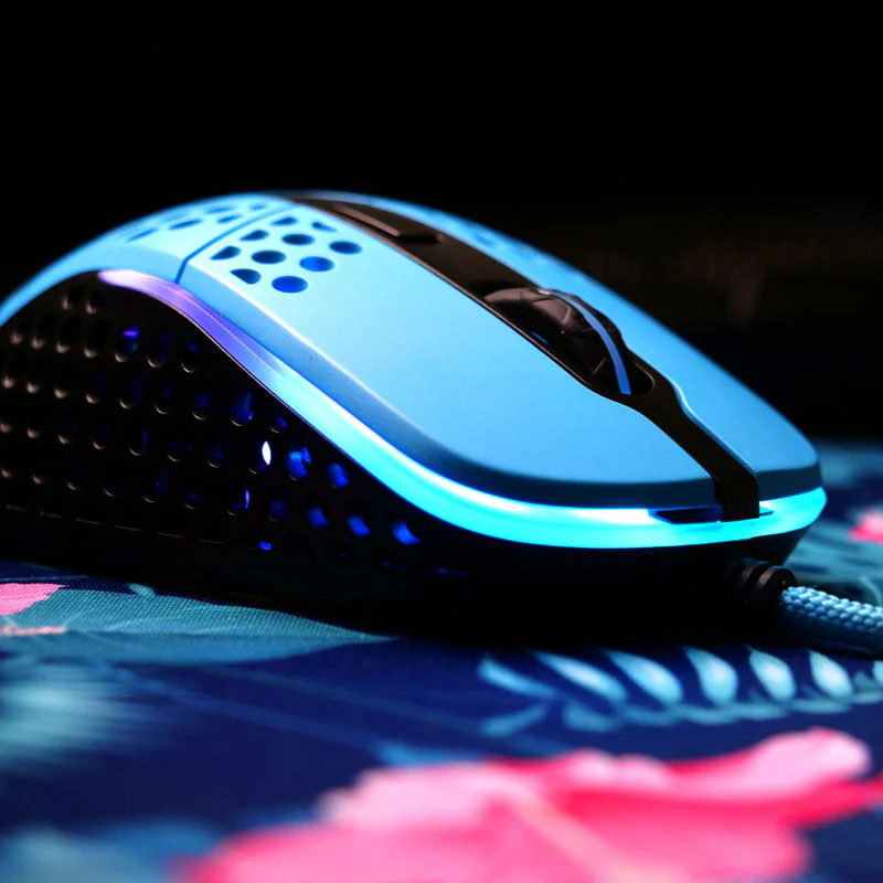 Xtrfy M4 RGB. Gaming-Maus. Miami Blue