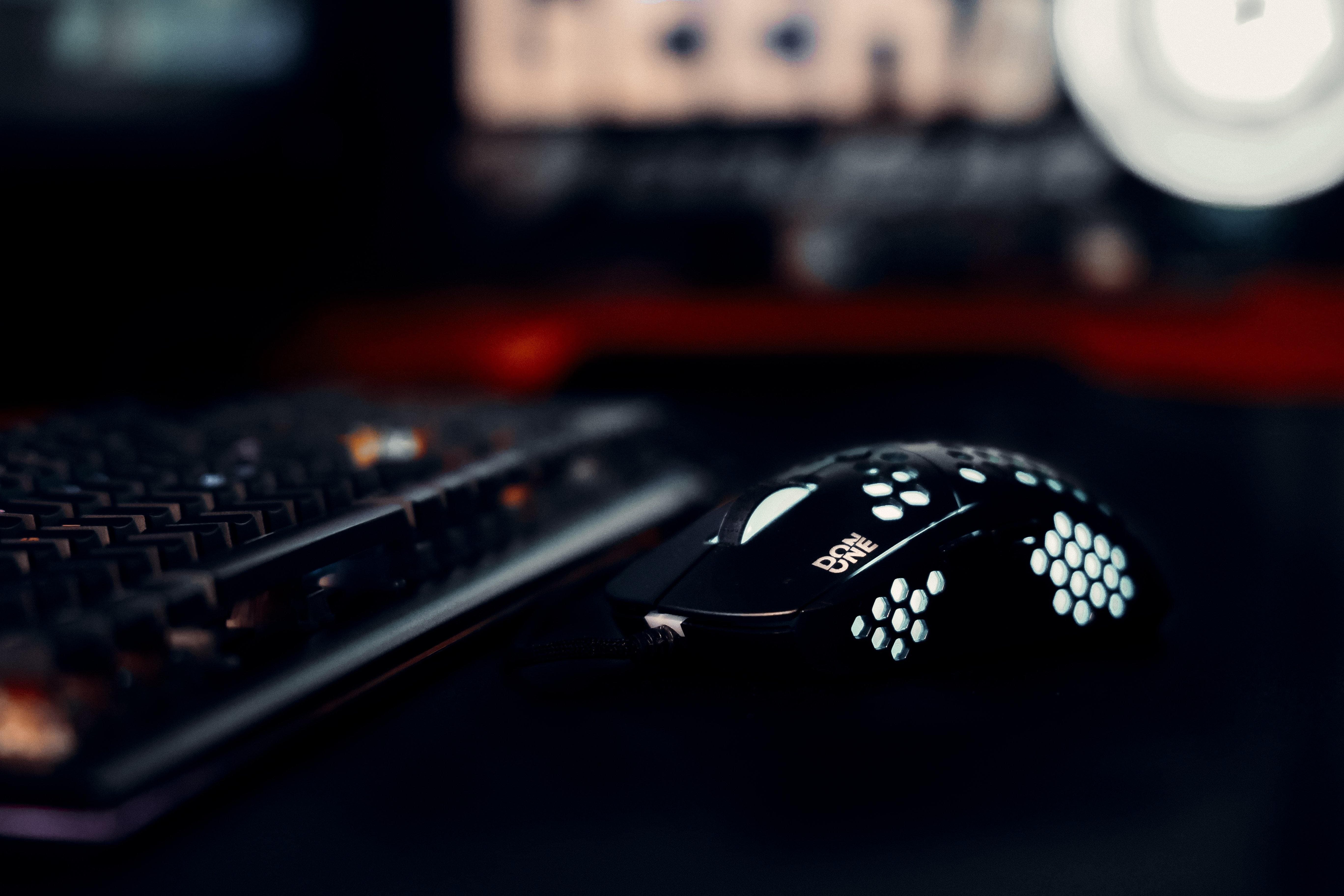 DON ONE– GM200 SCHWARZ– LEICHTE RGB-GAMING-MAUS