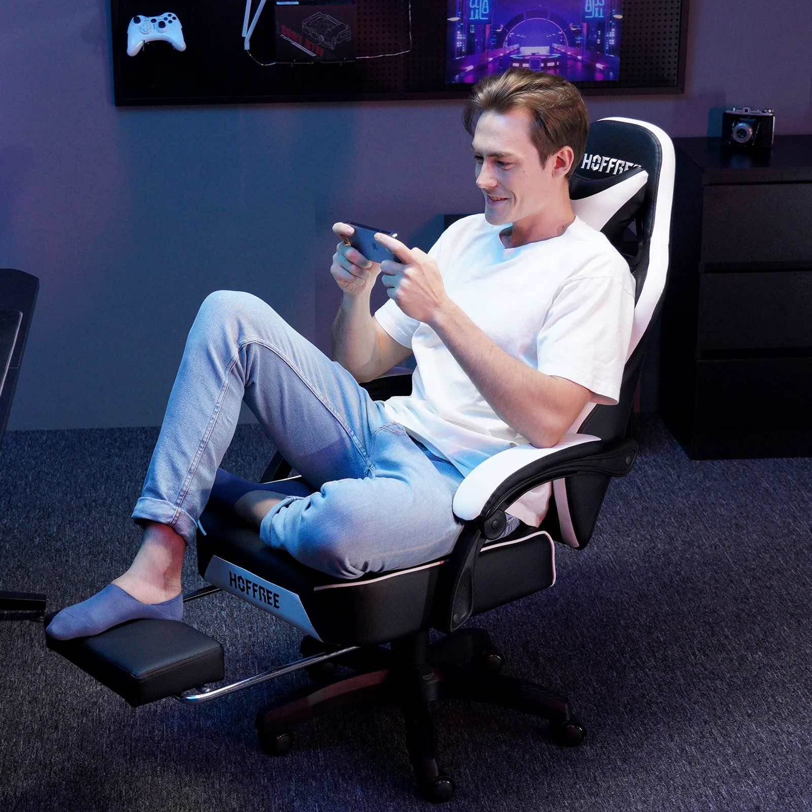 Hoffree Gaming Chair with Speakers PU Gamer Chair with footrest and massage Egonomic Computer Game Chair with Headrest and Lumbar Support for Adults and Office Gaming, 440 LBS